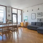 Family Apartment In The City Centre - Free Parking Garage